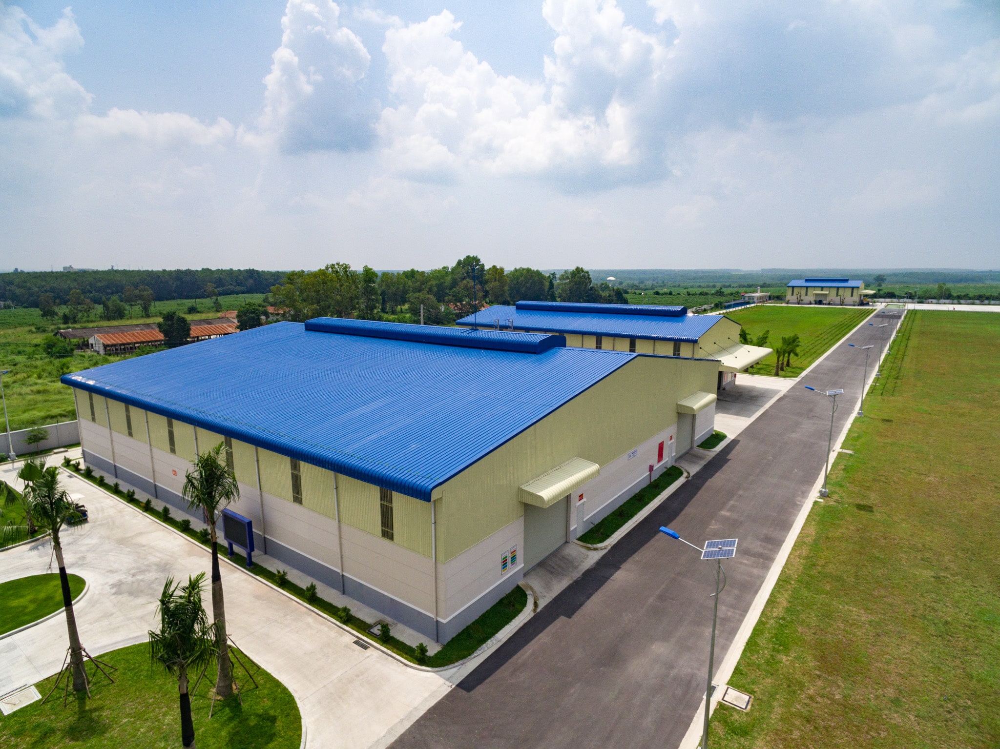 xây xuong 300 m2