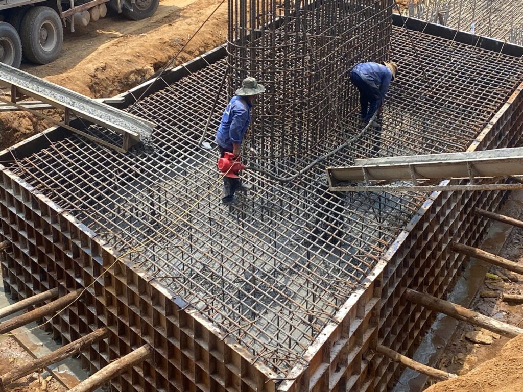 đỏ be tong móng cọc