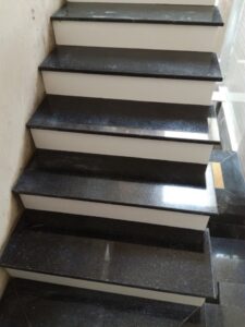 Đơn Giá Thi Công đá đen Kim Sa Cầu Thang