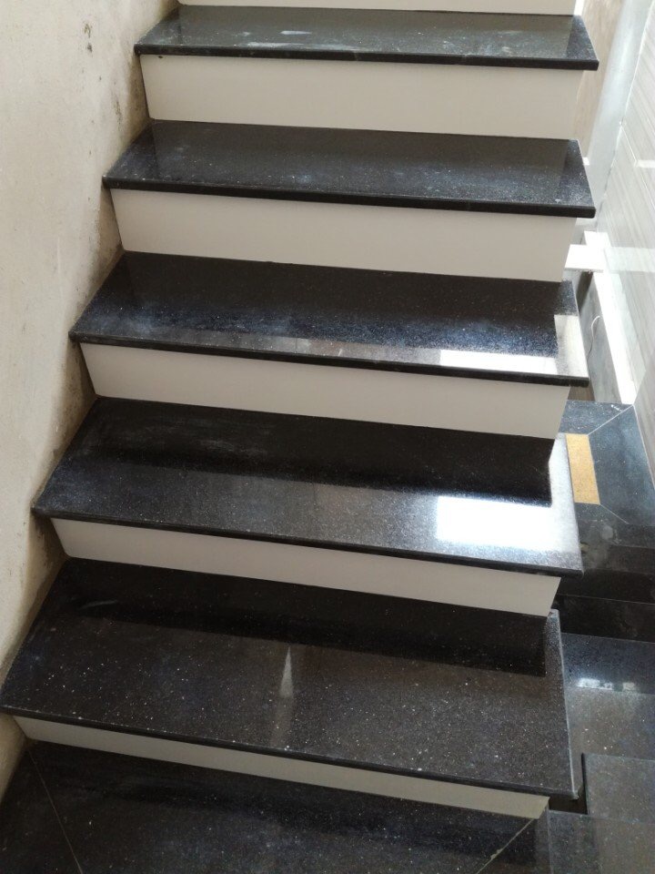 Đơn Giá Thi Công đá đen Kim Sa Cầu Thang