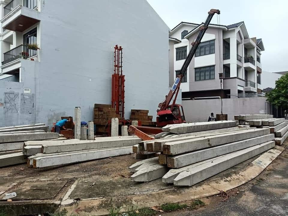 Ép cọc bê tông