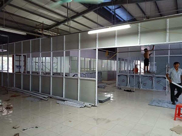 Báo Giá Làm Cửa Nhôm Kính Xinfa Vách Ngăn Nhôm Kính Giá Rẻ HCM 2023
