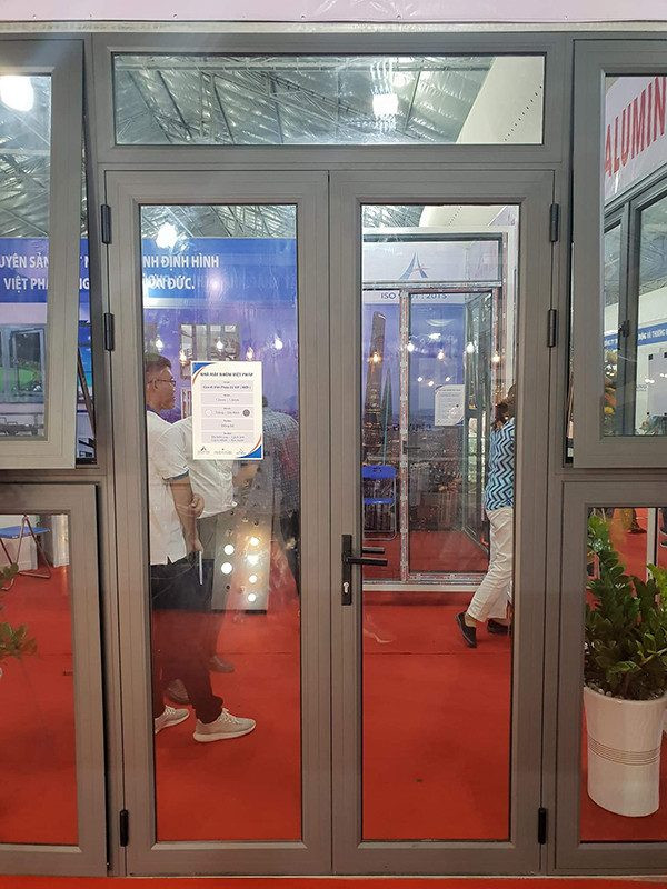 Báo Giá Làm Cửa Nhôm Kính Xinfa Vách Ngăn Nhôm Kính Giá Rẻ HCM 2023
