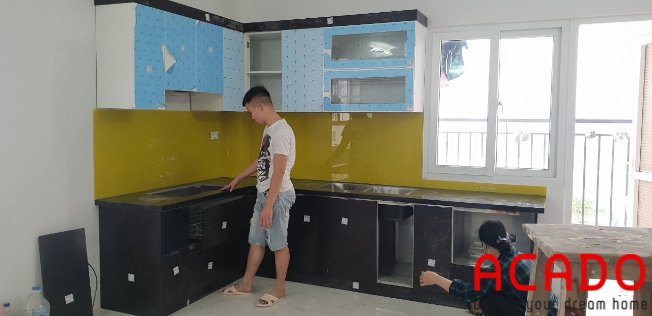 Tủ bếp inox 304 cánh nhựa Acrylic nhà chị Thủy, Thái Hà